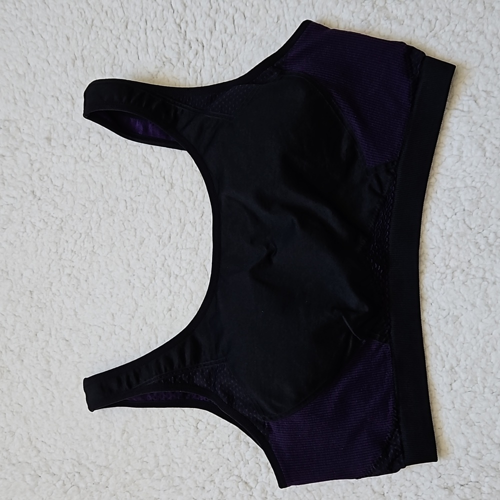 Fabletics x Demi Lovato Seamless Erika Sports Bra